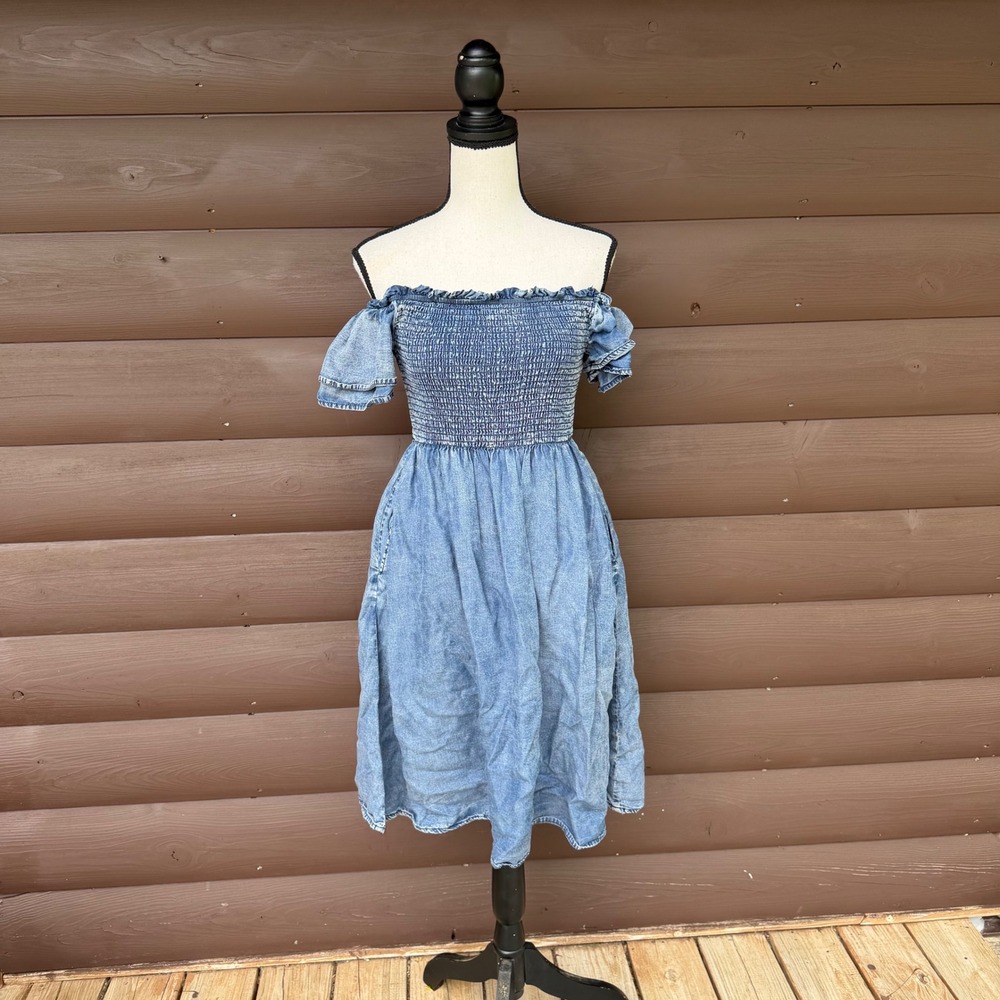 Doe & Rae Denim Dress Womens Small Blue Smocked Off Shoulder Tencel Mini Pockets